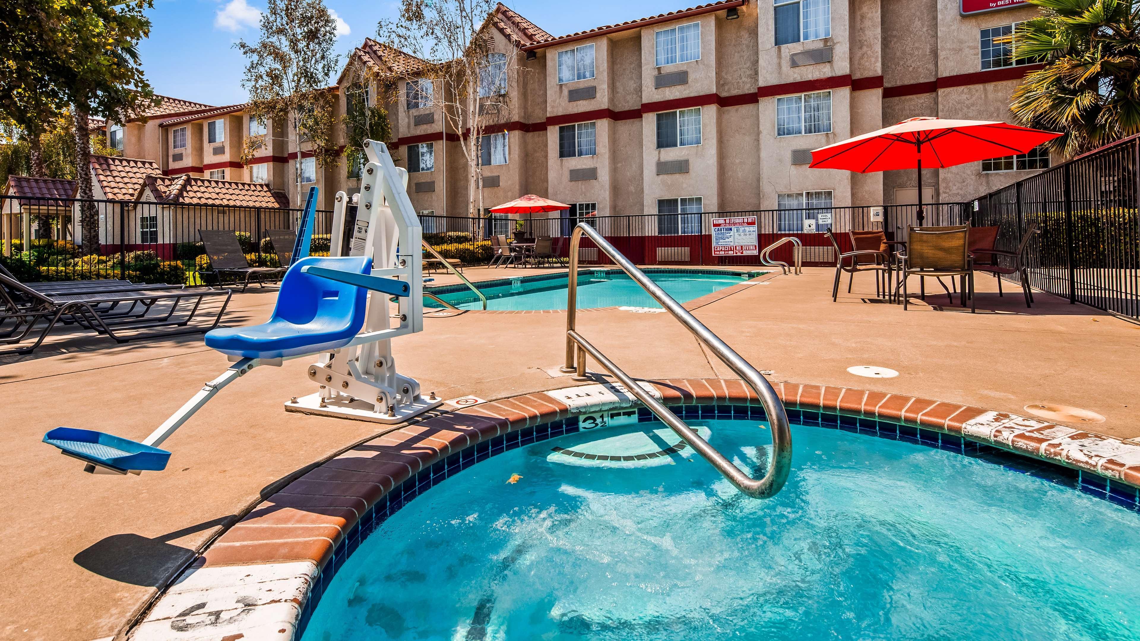 Best Western Plus Palm Court Hotel Davis Exterior foto
