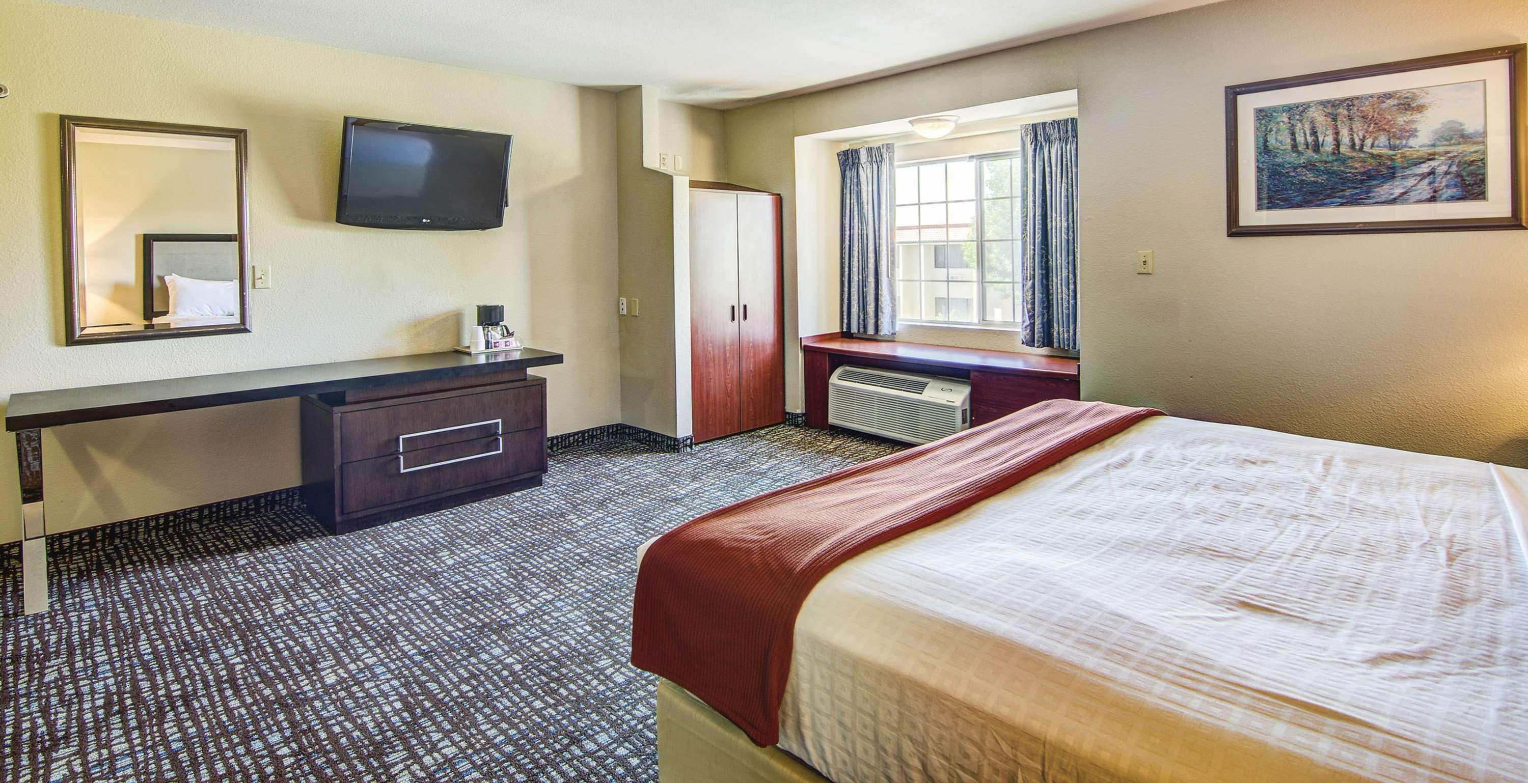 Best Western Plus Palm Court Hotel Davis Exterior foto