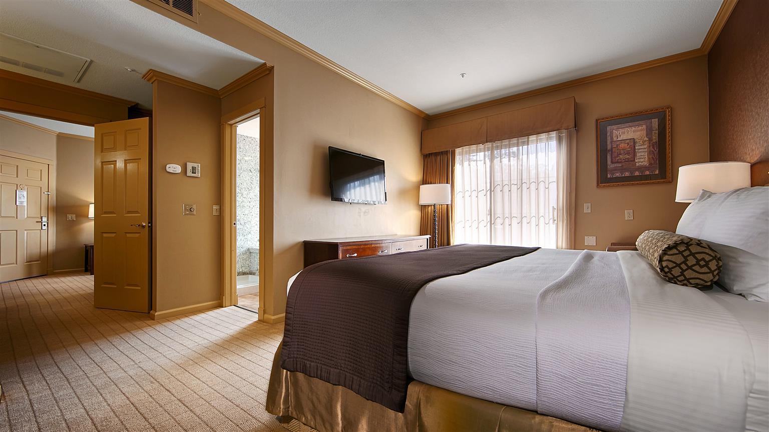 Best Western Plus Palm Court Hotel Davis Exterior foto