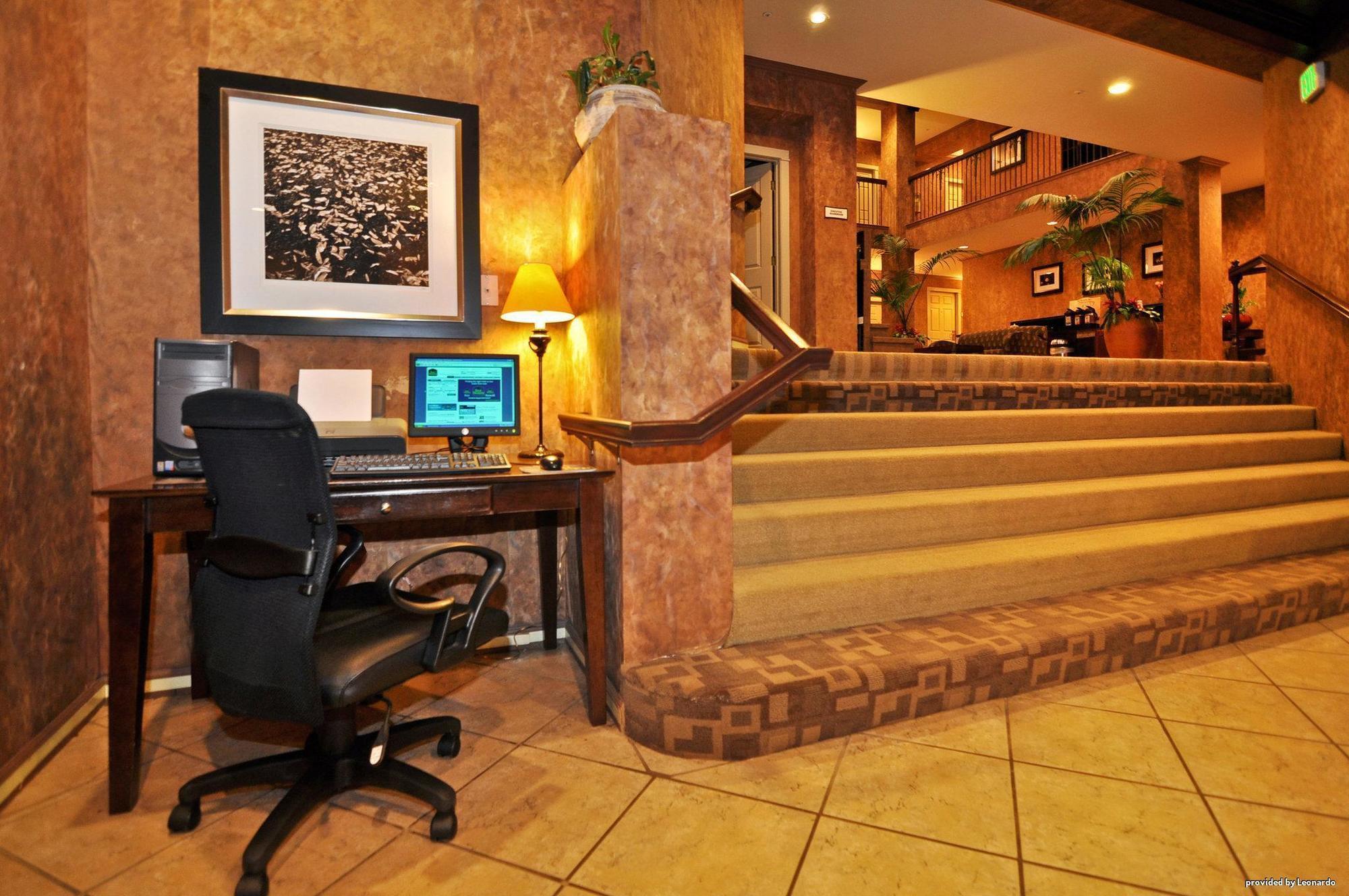 Best Western Plus Palm Court Hotel Davis Interior foto