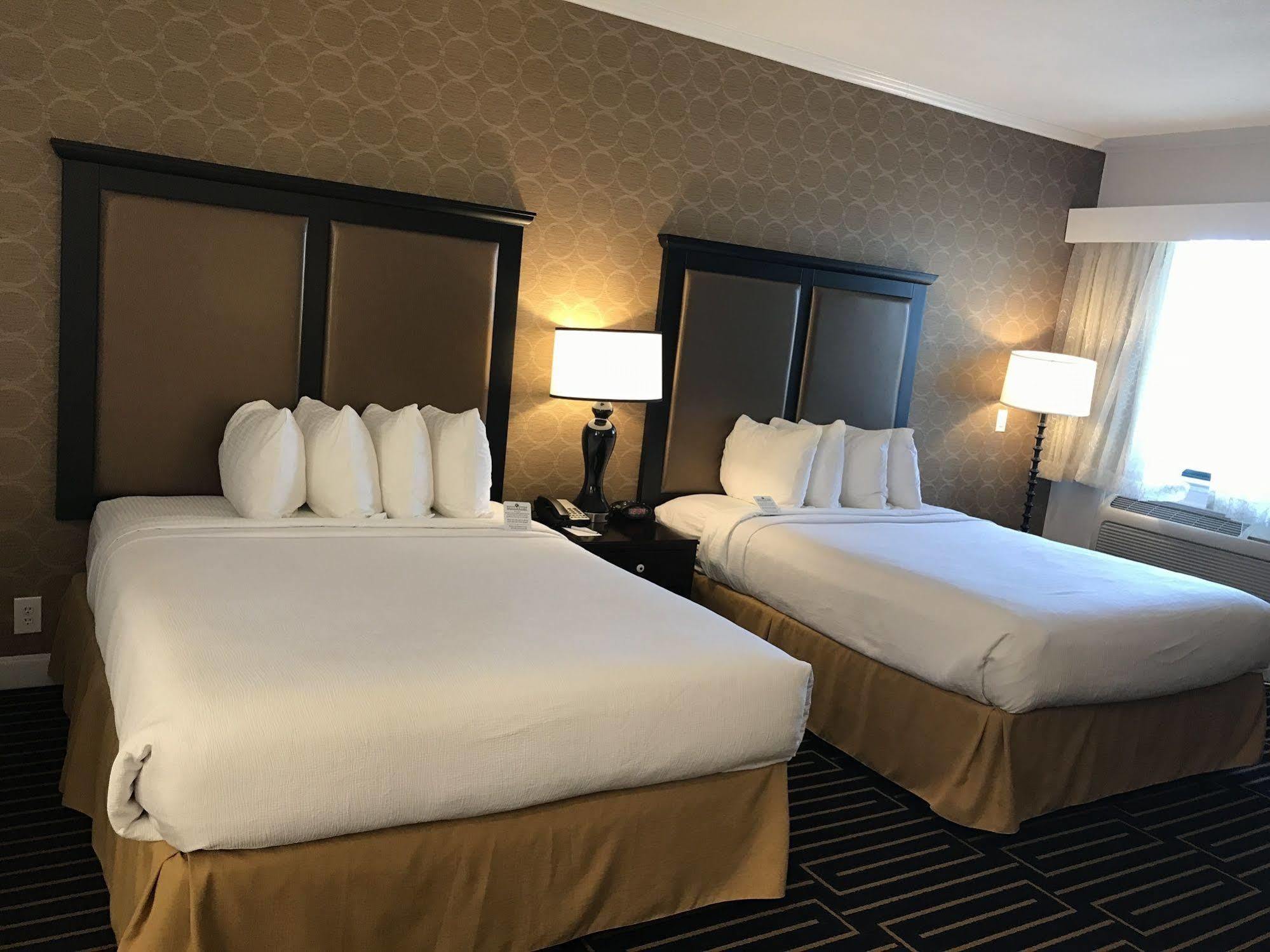 Best Western Plus Palm Court Hotel Davis Exterior foto