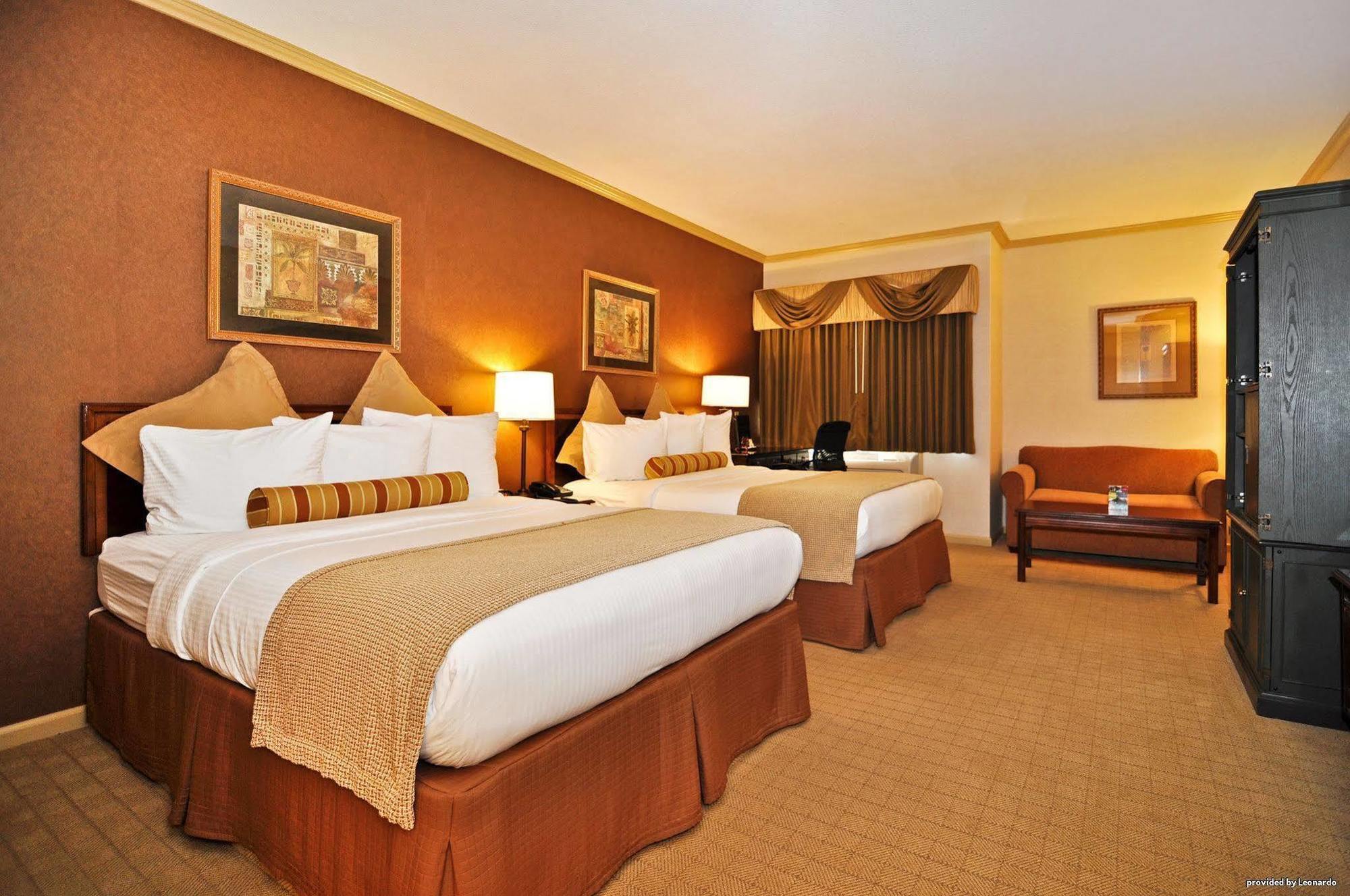 Best Western Plus Palm Court Hotel Davis Quarto foto